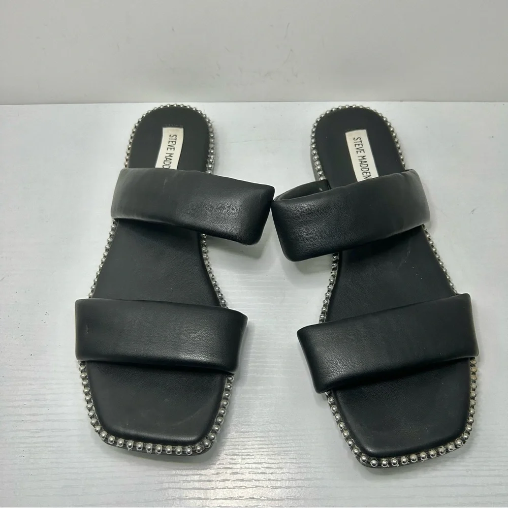 Steve Madden Frita Black Puff Strap Metal Stud Flat Slide Sandals Size 10